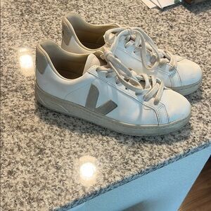 Veja Women's Cream and White Sneakers